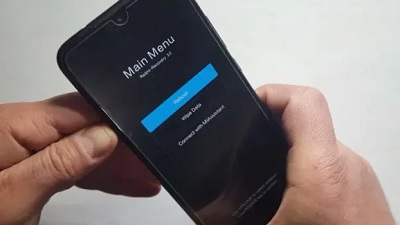 xiaomi-13-perezavantazuetsa-ne-vmikaetca